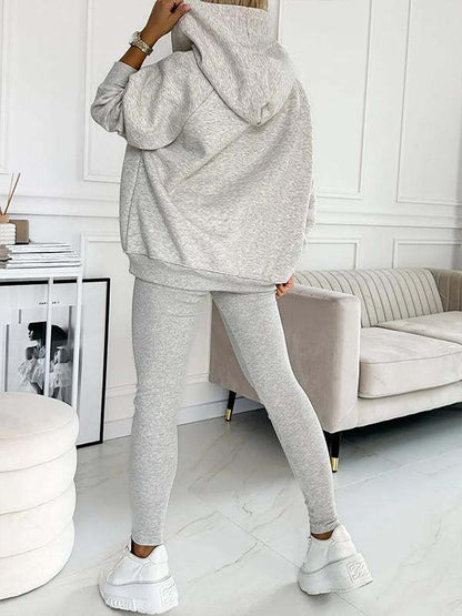 Sweat à capuche ample avec poches, débardeur et pantalon slim