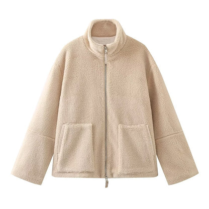 Manteau femme en laine d’agneau avec col roulé