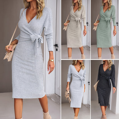Robe tricotée à col V et manches longues automne-hiver