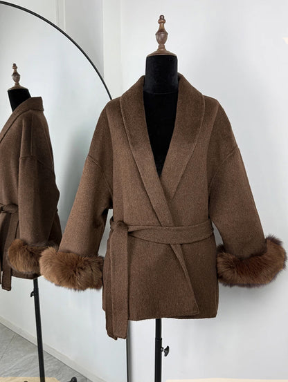 Manteau en Laine Col V à Lacets