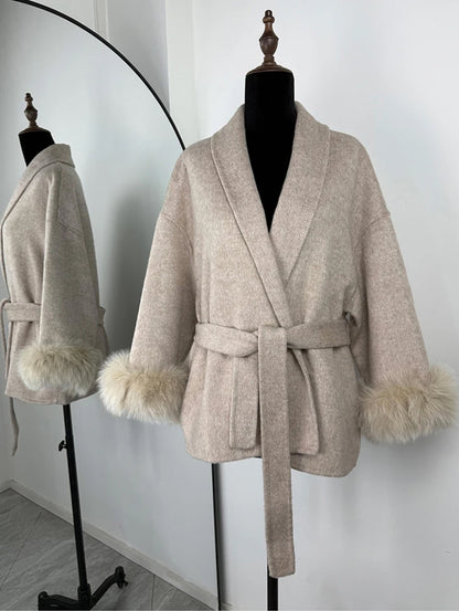 Manteau en Laine Col V à Lacets