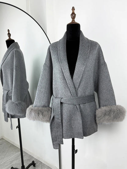 Manteau en Laine Col V à Lacets